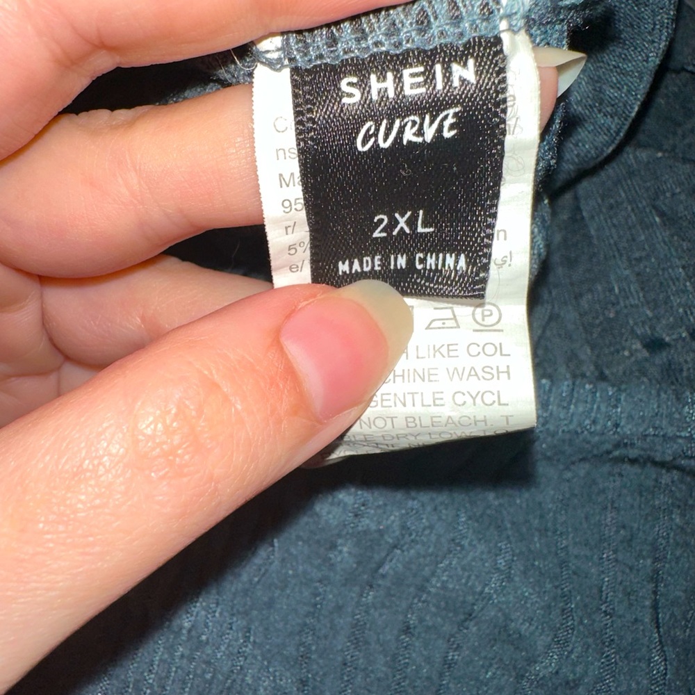 SHEIN Drawstring Rutched Front Top - Picture 7 of 7